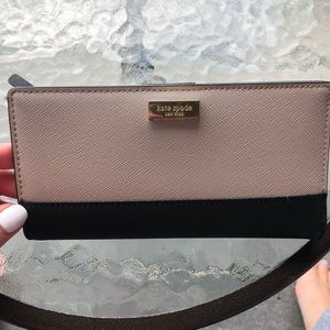 Kate Spade Black & Mauve wallet. BRAND NWT